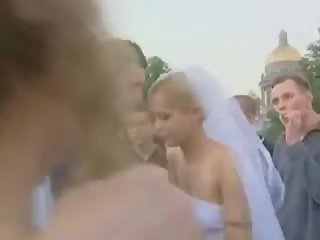 Νύφη σε δημόσιο γαμώ immediately μόλις μετά γάμος