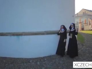 Gek bizzare volwassen video- met catholic nuns en de monster!